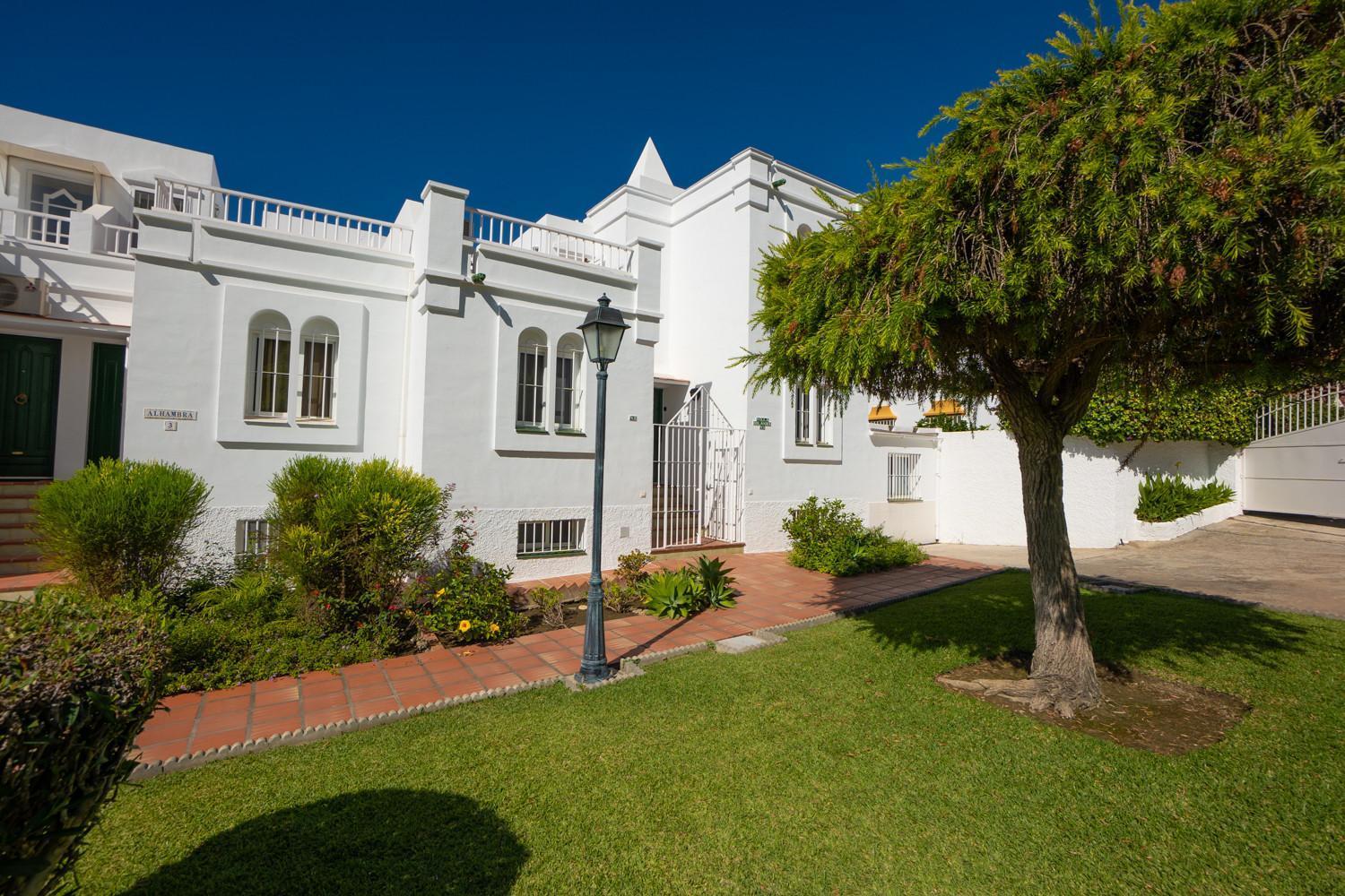 Urb. Alhambra 3 Villa Нерха Екстериор снимка